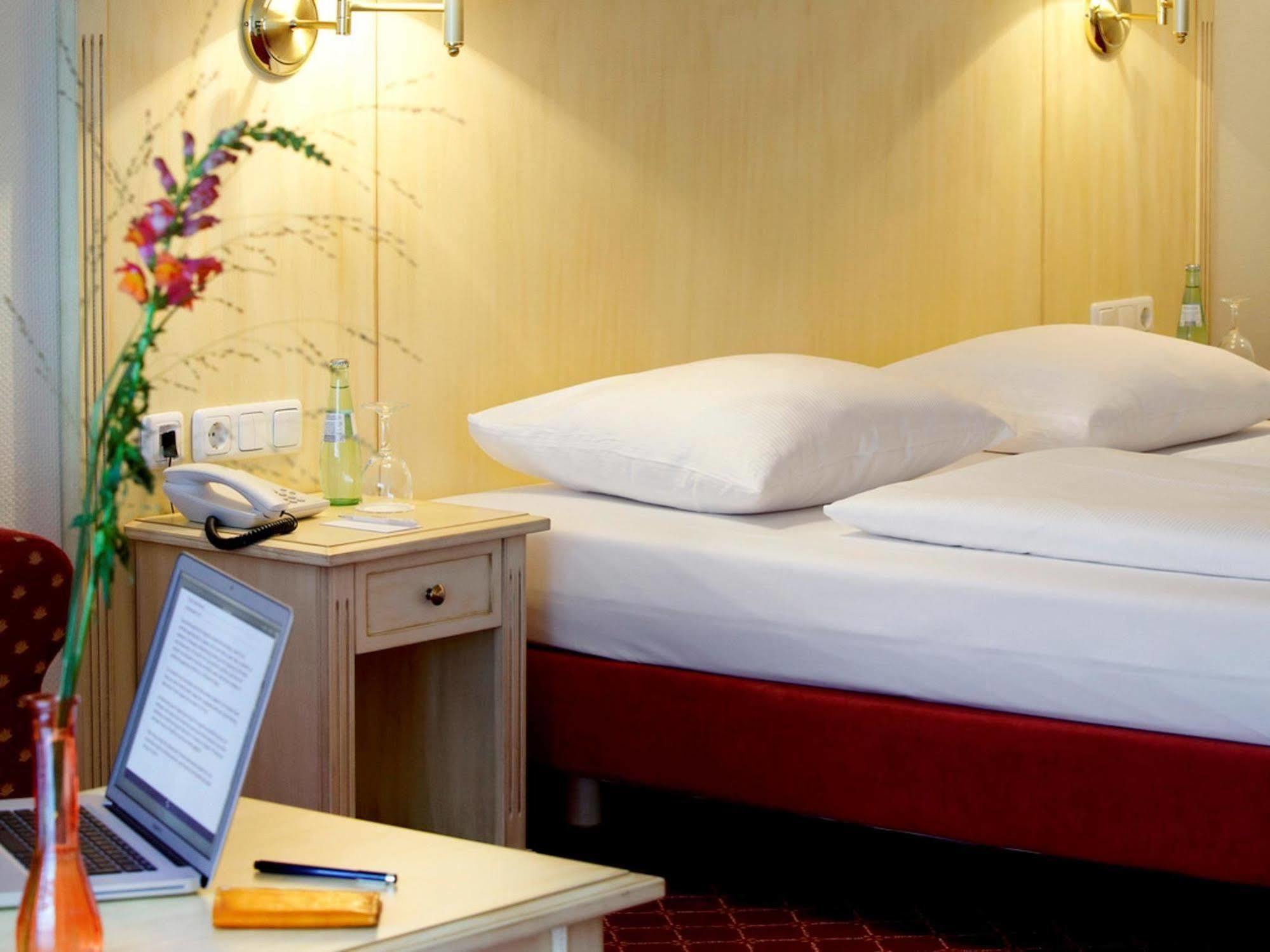 Hotel Chateau Kurfuerstendamm Берлин Екстериор снимка